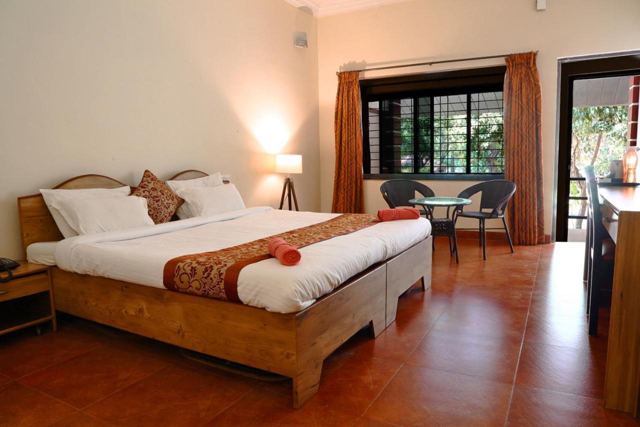 Pinewood Resort Karjat Kültér fotó