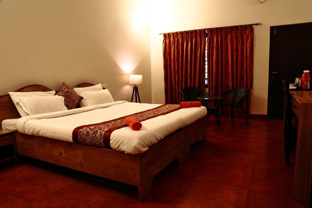 Pinewood Resort Karjat Kültér fotó