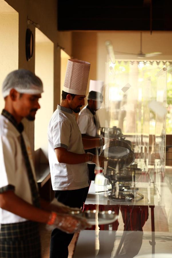 Pinewood Resort Karjat Kültér fotó