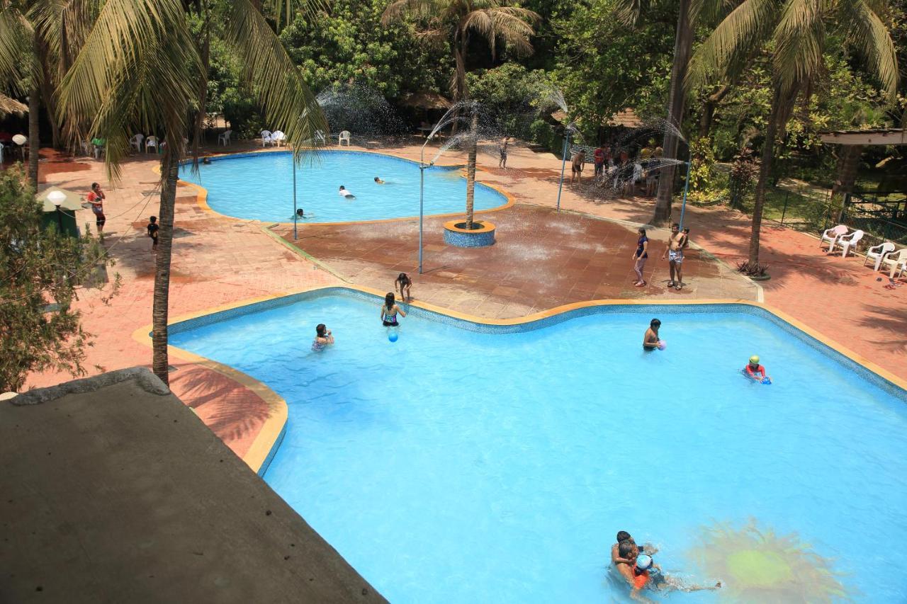 Pinewood Resort Karjat Kültér fotó