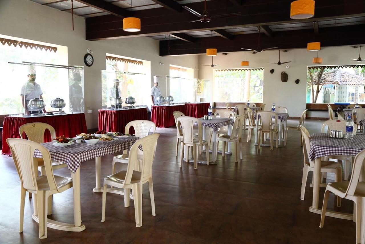 Pinewood Resort Karjat Kültér fotó