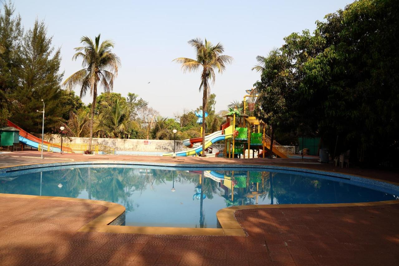 Pinewood Resort Karjat Kültér fotó