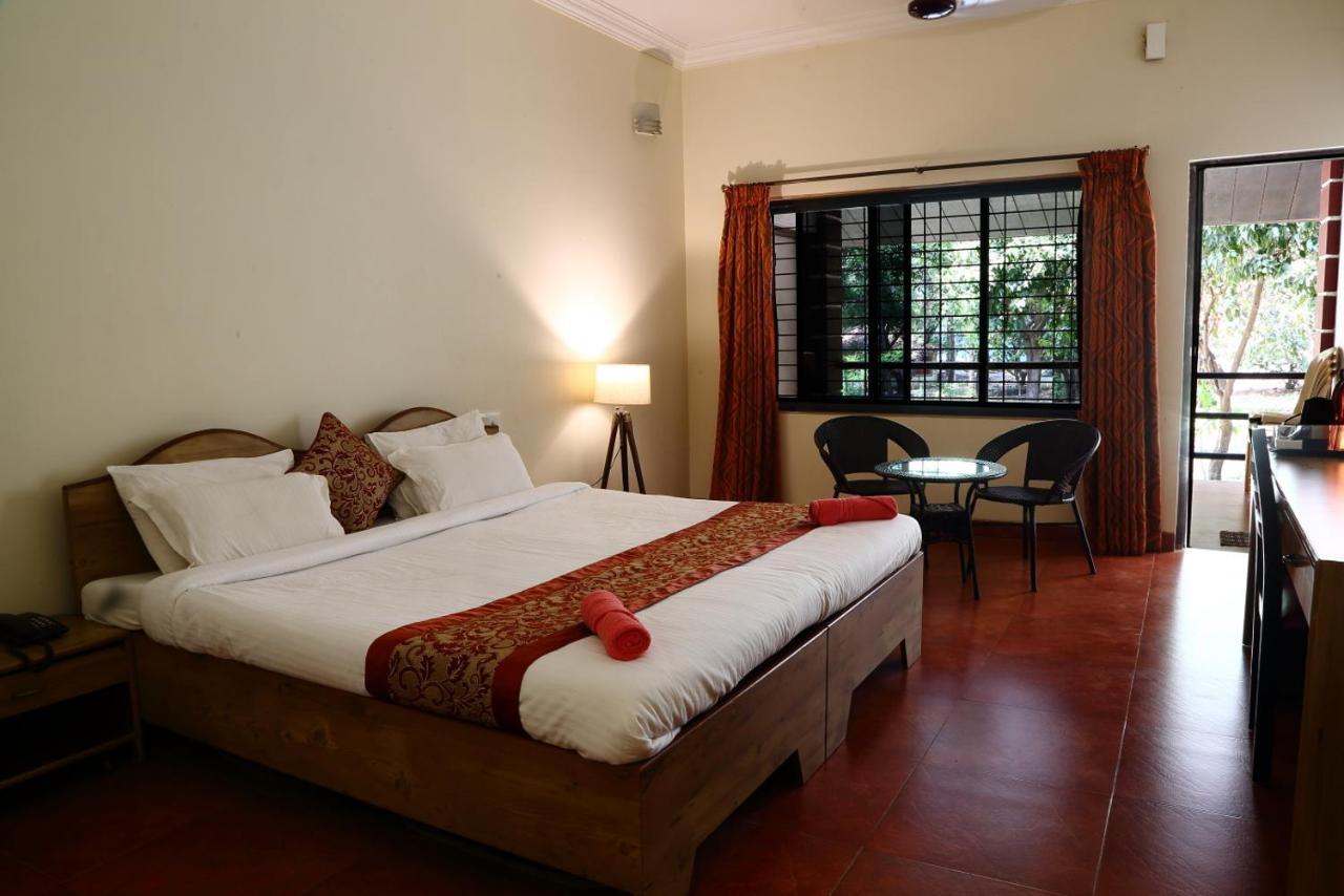 Pinewood Resort Karjat Kültér fotó
